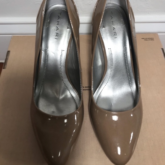 Tahari Nude Heels - Picture 3 of 5